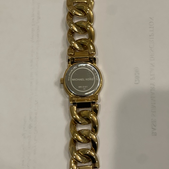 Michael Kors Gold Chainlink Watch - Picture 2 of 2